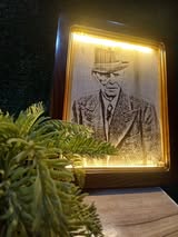> “Apno ke liye ek khaas aur yaadgar gift 🎁 Ab banwayen Personalized Wooden Engraved Photo Frame – sirf aapke tasveer ke sath ❤️