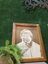 > “Apno ke liye ek khaas aur yaadgar gift 🎁 Ab banwayen Personalized Wooden Engraved Photo Frame – sirf aapke tasveer ke sath ❤️